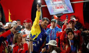 Maduro é reeleito presidente da Venezuela, declara Conselho Nacional Eleitoral do país