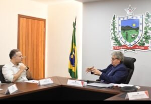 João Azevêdo destaca investimentos e parcerias em obras de mobilidade urbana em reunião com ministro Renan Filho