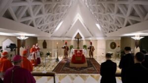 Funeral do papa Francisco será no sábado com presença de Trump, Zelensky, Lula e Milei