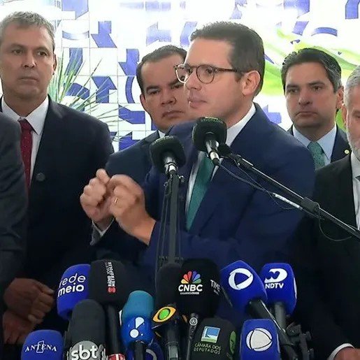 Hugo Motta cobra presença de Lula nas negociação sobre o IOF e que governo apresente alternativas