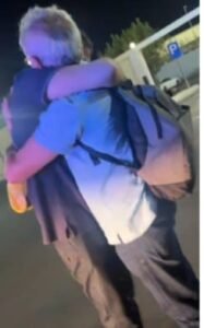 Após ter vivido momentos de incertezas e riscos em Israel, Cícero é recebido na Arábia Saudita com abraço reconfortante do filho, deputado Mersinho Lucena