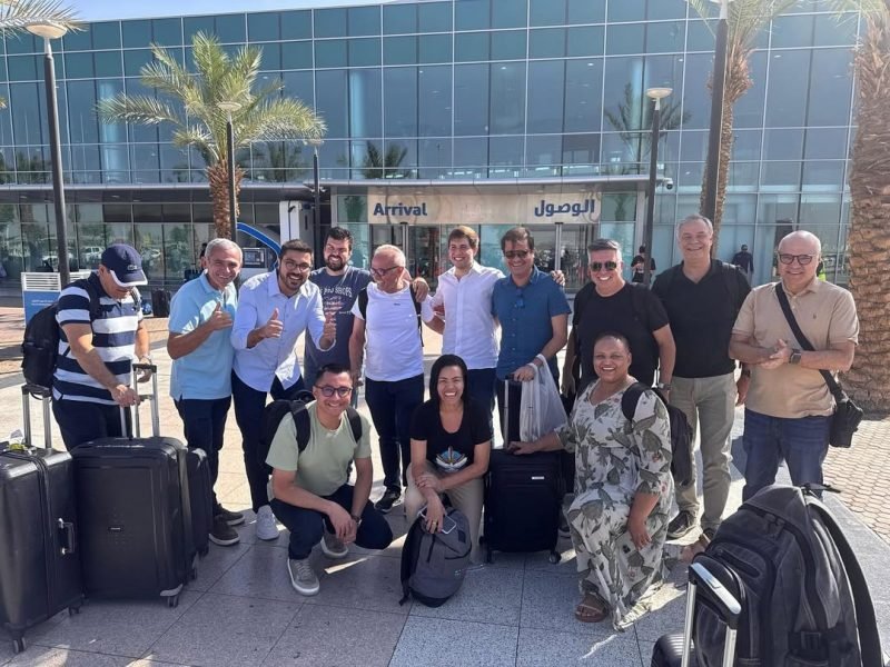 Cícero pubilca nota junto com delegação brasileira em missão a Israel em que rebatem posicionamento do Itamaraty