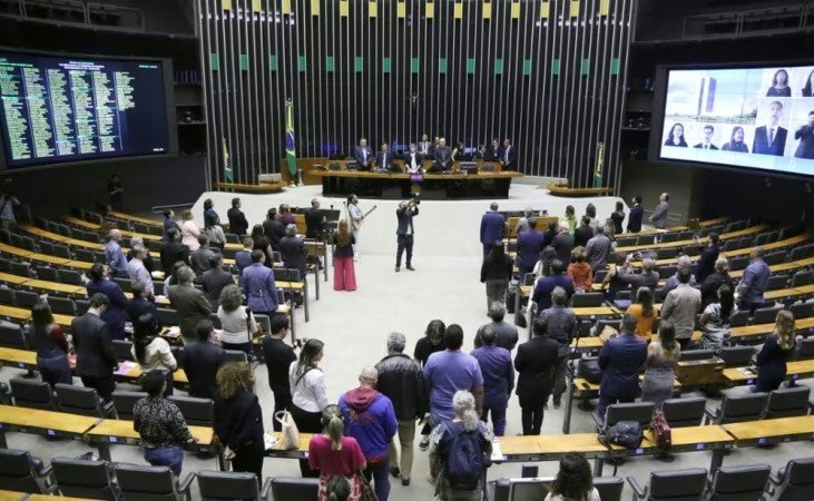 Congresso derruba vetos de Lula e conta de luz pode ficar mais cara