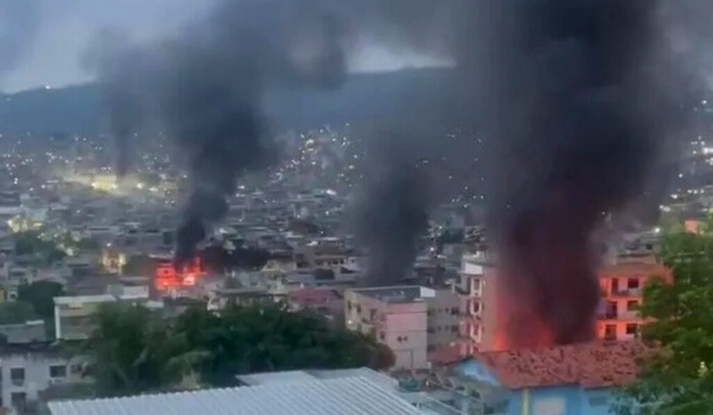 Cenário de guerra no Rio: megaoperação para conter avanço do CV no Alemão e na Penha tem mais de 60 mortos, entre eles quatro policiais; ação é a mais letal da história do Estado