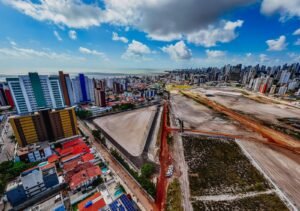 Cícero Lucena projeta entrega da primeira etapa do Parque da Cidade para março, com ligação para a BR-230, estacionamento e 500 árvores