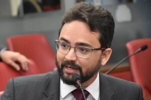 Tibério confirma que Governo da Paraíba vai lançar concursos para Polícia Penal e área de infraestrutura