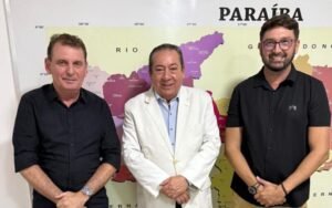Deputado Chico Mendes e prefeito Iarley Pereira buscam avanços para Carrapateira em João Pessoa
