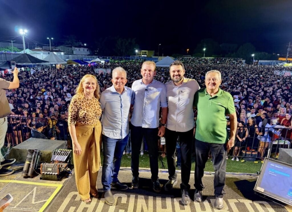Chico Mendes e prefeito Alyson celebram 64 anos de Cachoeira dos Índios com entrega de obras e show de Calcinha Preta