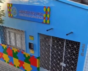 Governador sanciona lei de Chico Mendes que reconhece utilidade pública da APAA de Cajazeiras