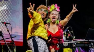 Bloco Cafuçu desfila criatividade, irreverência e arte popular no Centro Histórico de João Pessoa, nesta sexta-feira