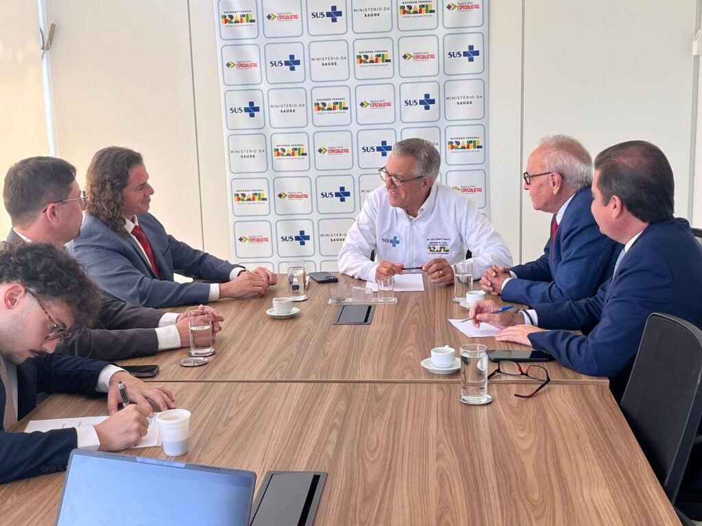 Cícero Lucena recebe do ministro da Saúde confirmação de um novo Hospital Oncológico em João Pessoa