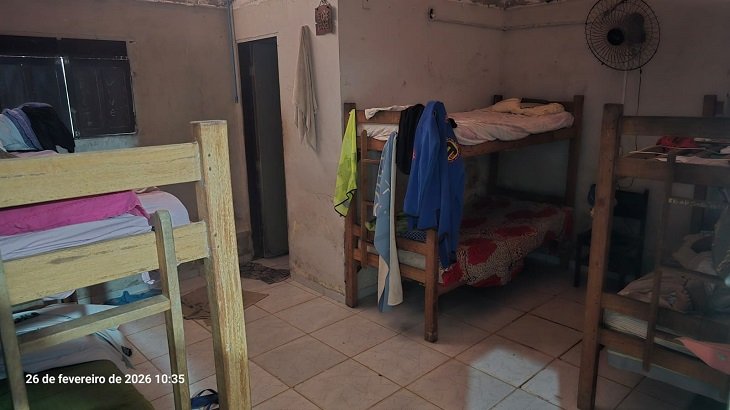 Fiscalização coordenada pelo MPPB interdita Comunidade Terapêutica em Conde e retira 48 pessoas que viviam no local