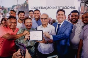 Cícero Lucena assina termo para resgate histórico da Ponte do Baralho e integração entre João Pessoa e Bayeux