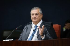 Dino acaba com aposentadoria compulsória como ‘punição’ a juízes