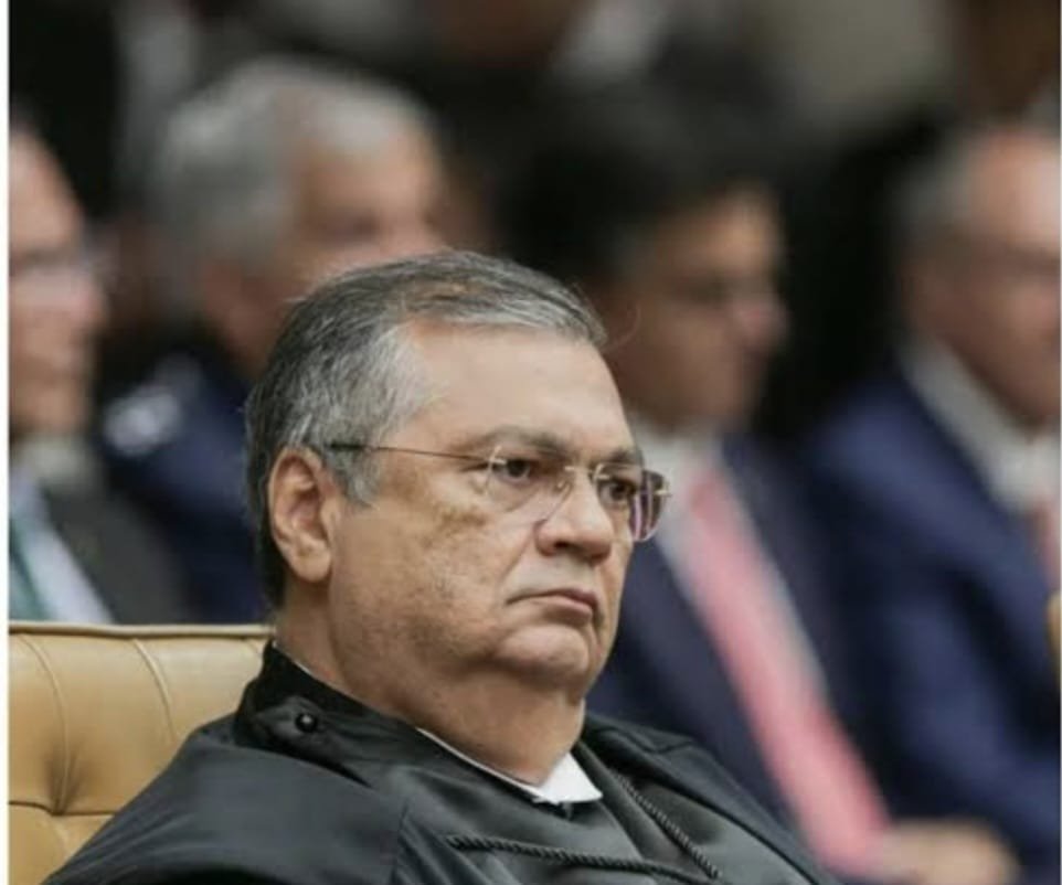 Dino suspense quebra de sigilo de Lulinha na CPMI do INSS