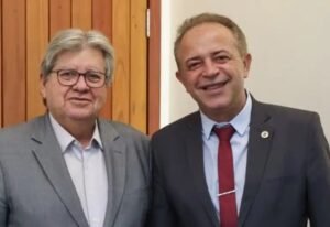 João nomeia líder da oposição na CMCG como executivo da Articulação Política e André Vilarim para pasta da Saúde