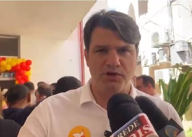 Leo Bezerra surpreende e deixa dúvidas se Cícero Lucena vai renunciar ao cargo para disputar Governo da Paraiba