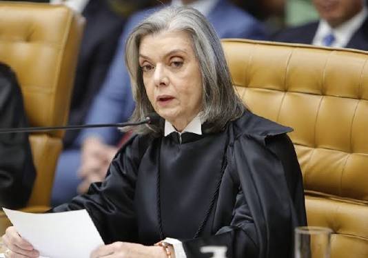 ‘’Quando se mata uma mulher, cada uma de nós é violentada’, diz ministra Cármen Lúcia durante discurso no STF