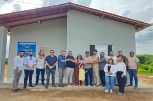 Chico Mendes fortalece política habitacional e participa da entrega de novas casas em Aparecida-PB