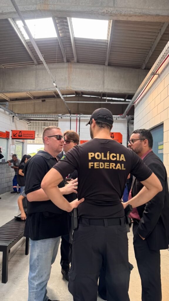 Procons, Ministério da Justiça e PF realizam operação conjunta em distribuidoras e postos de combustíveis da Capital