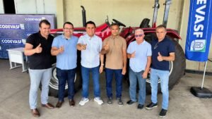 Wilson Santiago e Wilson Filho entregam trator e destacam avanços na agricultura e infraestrutura em Itapororoca
