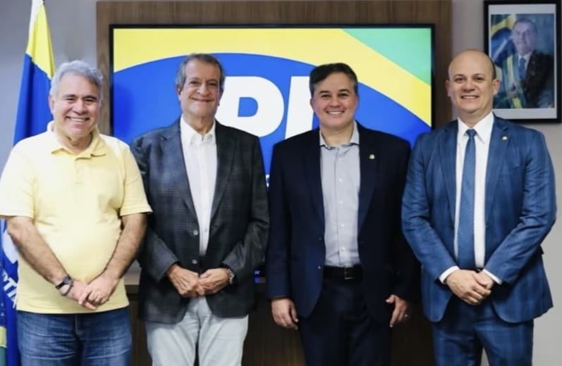 Efraim Filho assume comando do PL na Paraíba em articulação para fortalecer disputa pelo Governo do Estado