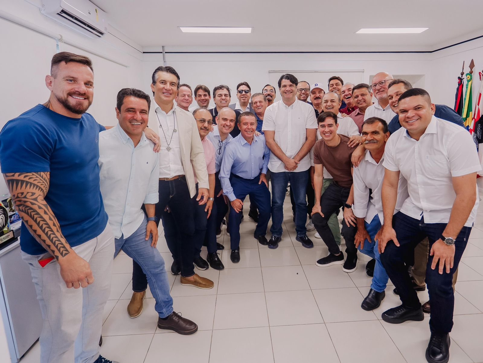 Em reunião com vereadores, Leo Bezerra fortalece diálogo entre Executivo e Legislativo