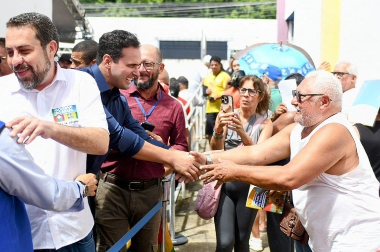 Governador Lucas Ribeiro e ministro Guilherme Boulos abrem feira da cidadania e garantem acesso a direitos pela população