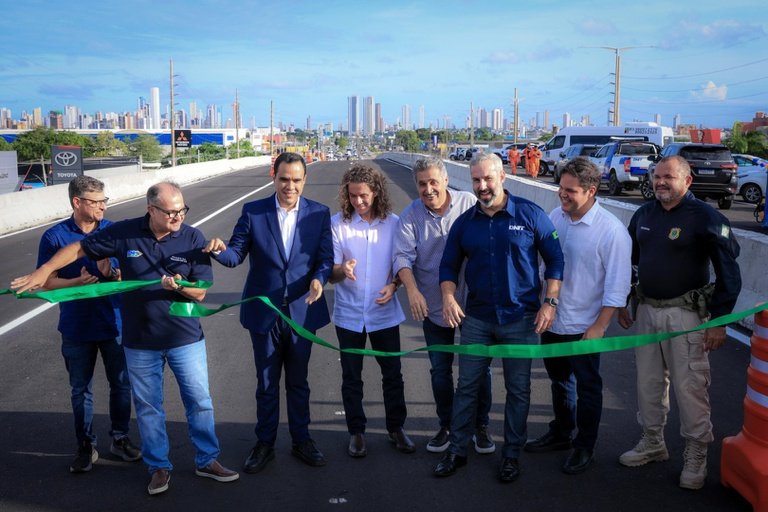 Ministro dos Transportes inaugura trecho de Viaduto em Cabedelo, na BR-230 e prevê mais um ano para concluir todo projeto