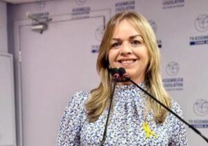 Silvia Benjamin volta à Assembléia e promete lutar pelo protagonismo da mulher