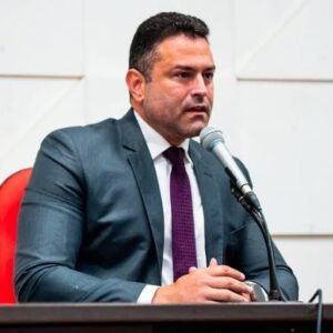 Um dos alvos da Operação Cítrico, Rougger Guerra nega envolvimento com os fatos investigados e coloca cargo à disposição do prefeito Leo Bezerra