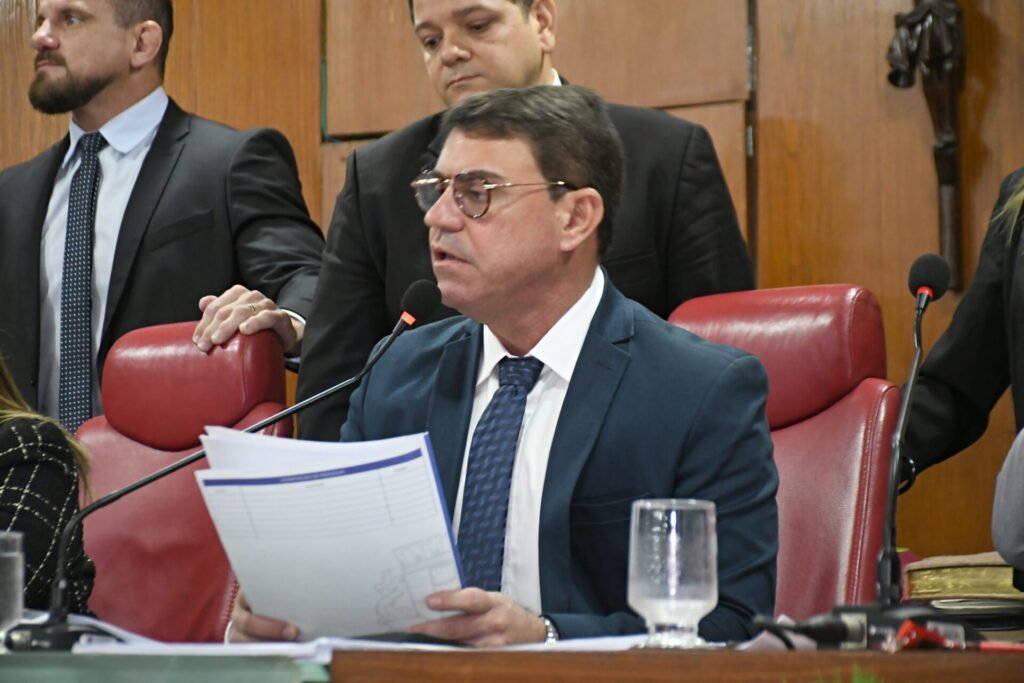 Dinho defere pedido de CPI da Cagepa na Câmara de João Pessoa