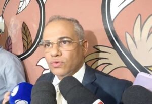 Evilásio Cavalcanti inicia gestão em Cabedelo com publicação de decreto que exonera cargos comissionados e dispensa de funções gratificadas