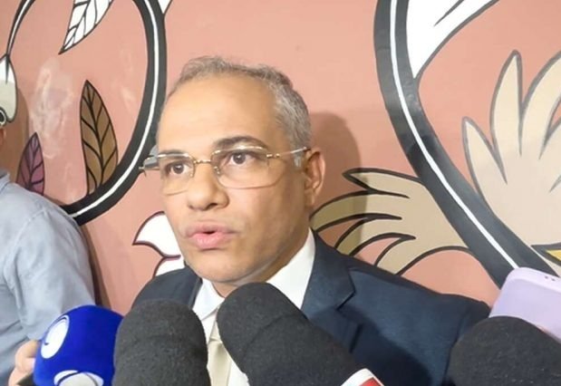 Evilásio Cavalcanti inicia gestão em Cabedelo com publicação de decreto que exonera cargos comissionados e dispensa de funções gratificadas