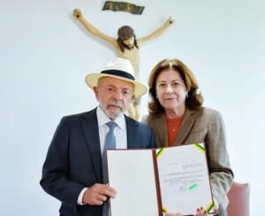 Lula assina MP que destina R$ 305 milhões para ações emergenciais e restabelecimento de serviços essenciais em áreas atingidas por desastres naturais