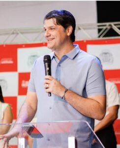 Leo Bezerra anuncia calendário de pagamentos de maio e junho e metade do 13º para servidores de João Pessoa