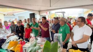 Wilson Santiago celebra Dia do Trabalhador com entrega de trator e sementes que irão beneficiar mais de 1 mil agricultores de Itapororoca