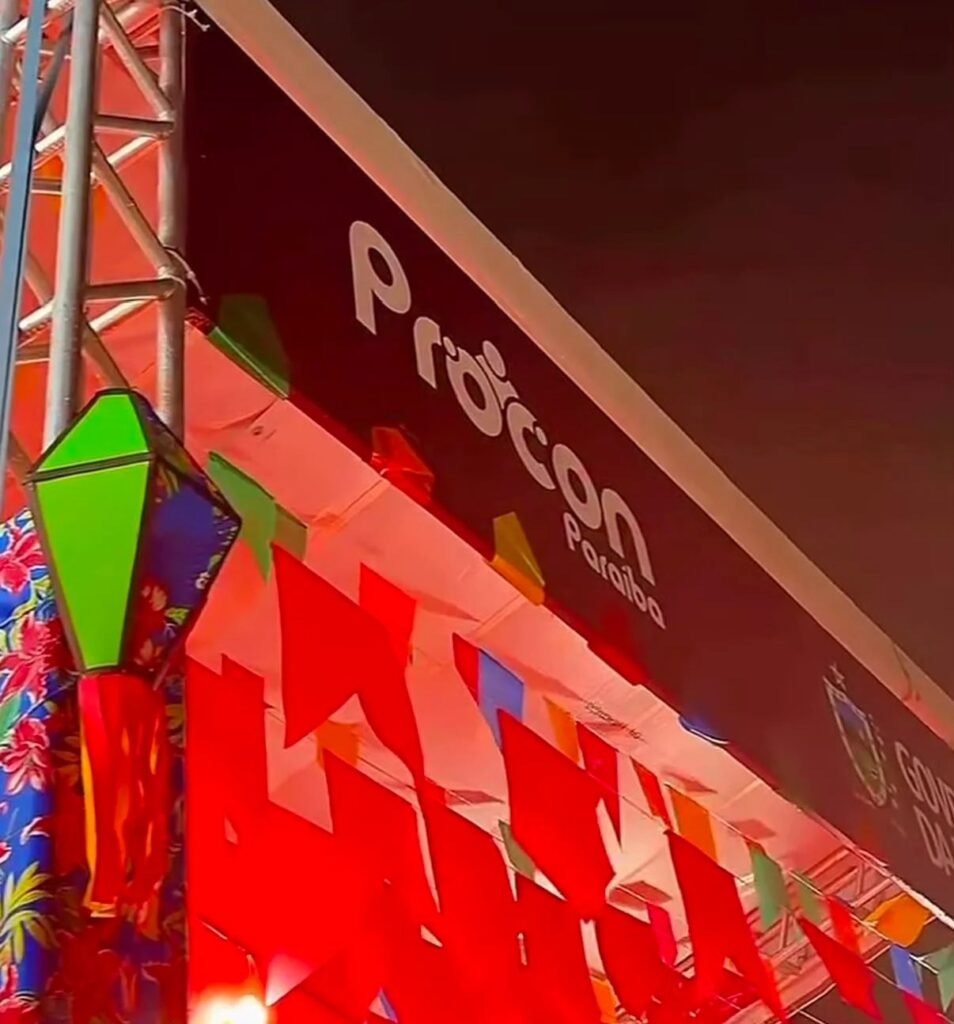Procon-PB notifica empresa para explicar cobrança de R$ 50,00 por baldes de gelo no Parque do Povo, em Campina Grande