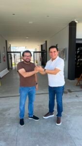 Deputado Wilson Santiago visita nova sede do Grupo Pau Brasil e parabeniza empresário Zenildo: “Orgulha o nosso Sertão”