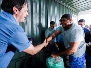 Prefeito Leo Bezerra inaugura primeiro Ecoponto, para gerar renda com recicláveis