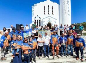Chico Mendes participa da tradicional Cavalgada da comunidade Ave Maria, entre São José de Piranhas e Aguiar