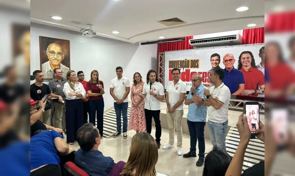 Veneziano anuncia ex-secretária e filha de Cícero, Janine Lucena como primeira suplente de sua candidatura à reeleição ao Senado