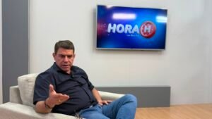 Dinho critica colegas por antecipação da eleição da Câmara: “Isso é faca nas costas de Leo e Cícero”