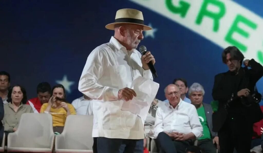 Na convenção, Lula endurece o tom contra agressores e manda recado: “Quem bate em mulher não precisa votar em mim”