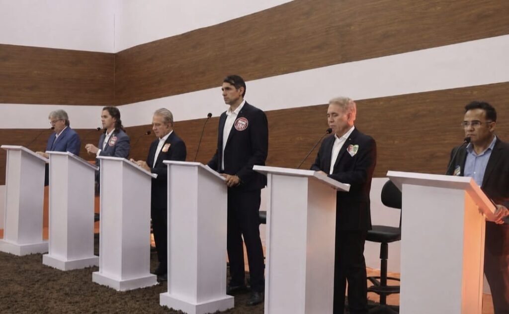 “Plagiador”, “rei do lixo” e acusações de desvios: debate da TV Master pega fogo na disputa pelo Senado