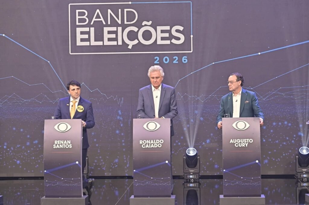 Sem Lula e Flávio, debate da Band tem ataques aos ausentes e disputa por espaço na corrida presidencial