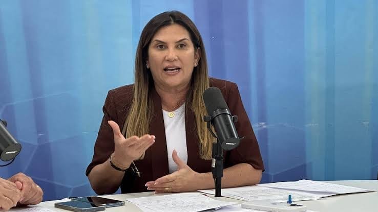 API e Amidi repudiam ataques de prefeita de Cajazeiras contra jornalistas e veículos de comunicação