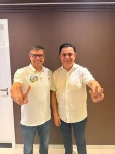 Após desistir de candidatura, Vitor Hugo muda composição e anuncia apoio a Wilson Santiago