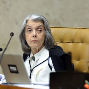 Desabafo de Cármen Lúcia, bate-boca e julgamento adiado: veja resumo da sessão histórica no STF