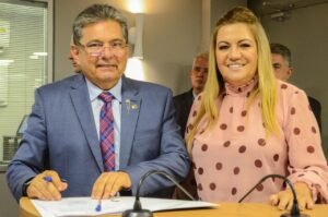 Casa de Adriano Galdino e da prefeita Eliane é invadida durante assalto em Pocinhos